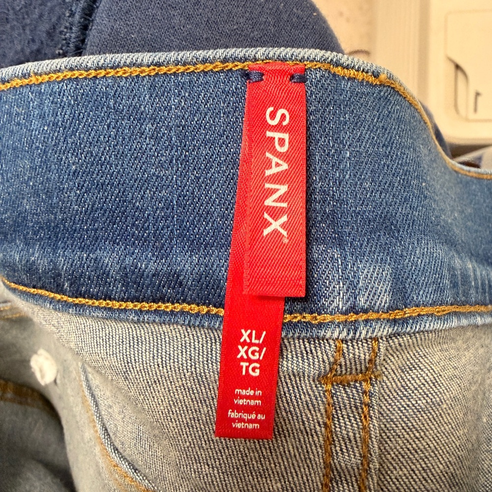 SPANX Women's Flare Jeans in Classic Blue - Picture 4 of 4